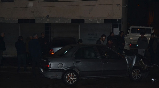 Trafik kazasında anne ve küçük çocuğu yaralandı