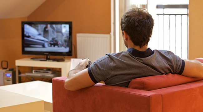 Türkiye günde ortalama 3 saat 34 dakika televizyon izliyor