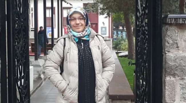Üzerine demir kapı yıkılan genç kız hayatını kaybetti
