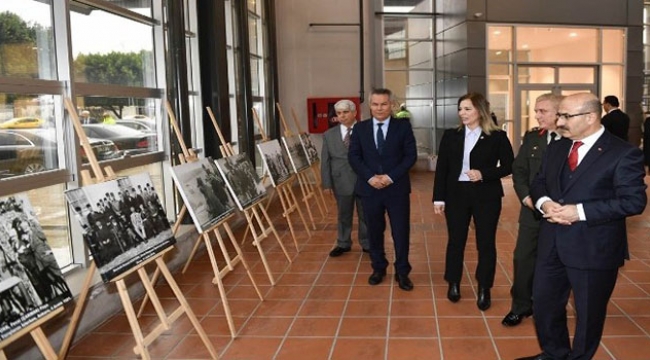Adana'nın kurtuluşunu konu alan fotoğraf sergisi  açıldı