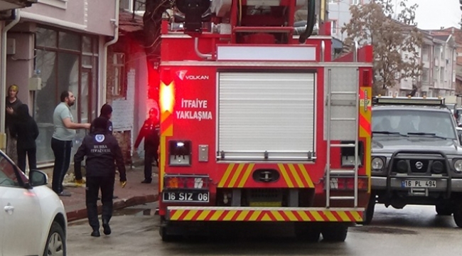 Aile markete giderken  7 aylıık bebek evde mahsur kaldı
