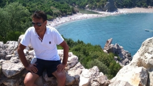 Asansör boşluğuna düşen öğretmen hayatını kaybetti