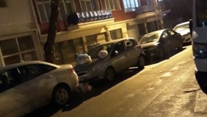 Çöplerini arabanın üzerine bıraktılar