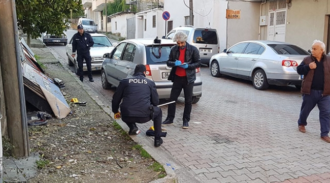 Kuru sıkı tabancayla kuyumcu soymaya çalıştı