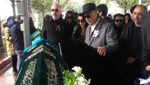 Oyuncu Hande Erçel'in acı günü