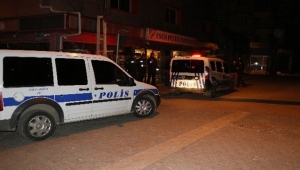 Sokak ortasında silahlı kavga: 2 yaralı