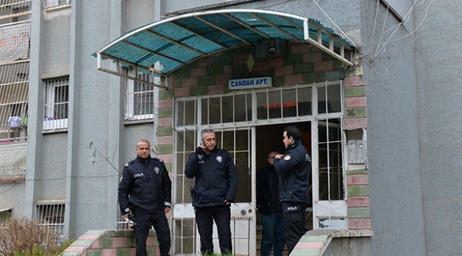 Tamir ettiği asansörün altında hayatını kaybetti