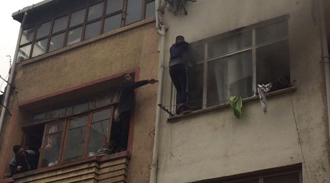 Yangın çıktı, Esnaf son anda yetişti