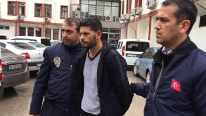 5 bilezik için komşusunun boğazını kesti