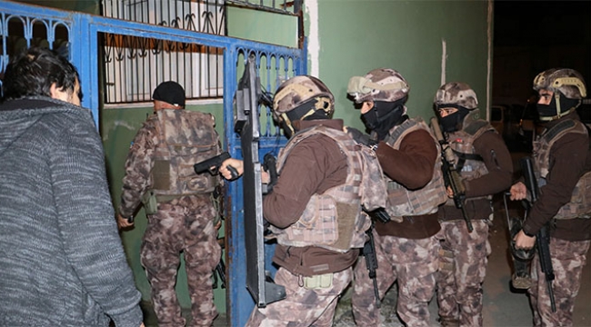 Adana'da şafak operasyonu