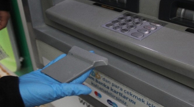 Atm'de akılalmaz dolandırıcılık oyunu