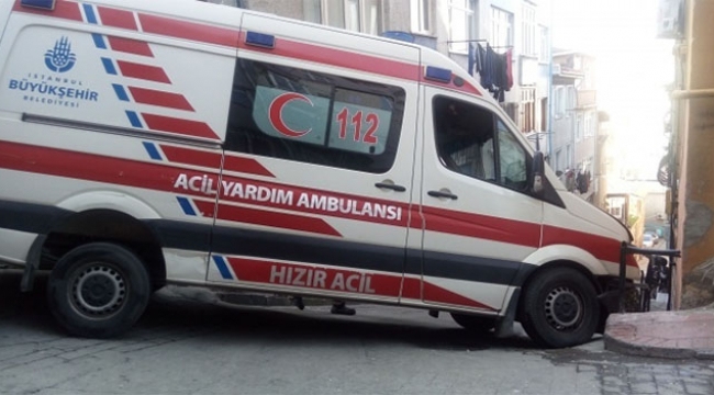Hasta almaya giden ambulansı itfaiye kurtardı