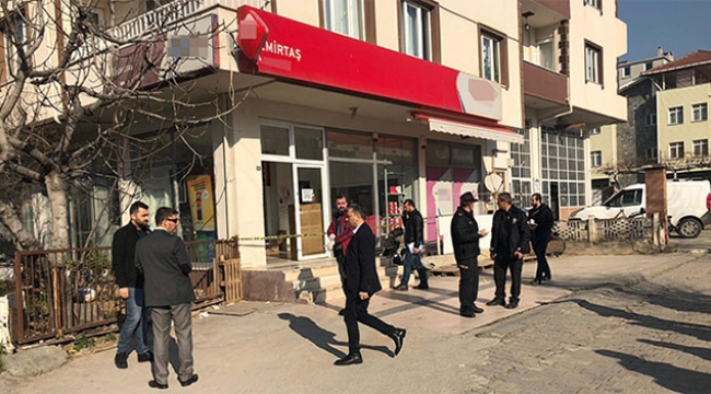 Karısını öldürdü minibüs ile kaçtı