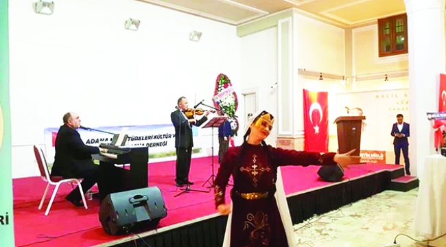 Kırım Türkleri ayakta alkışlandı