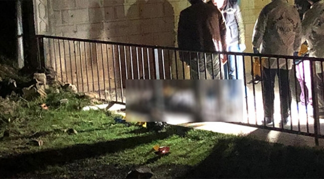 Korkuluklara bağlı erkek cesedi bulundu