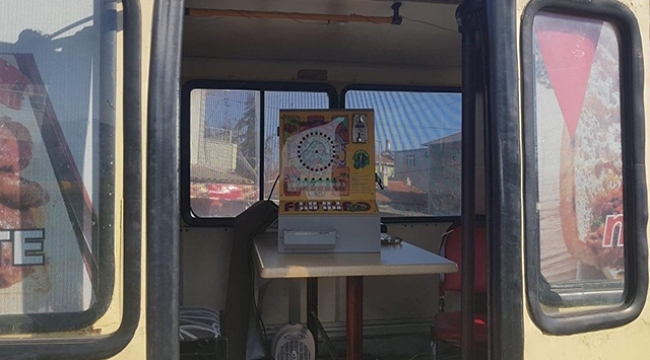 Kumarhaneye dönüştürülen minibüse baskın