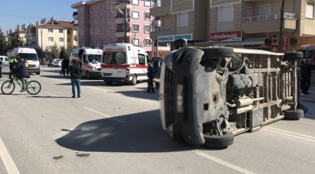 Öğrenci servisi kaza yaptı