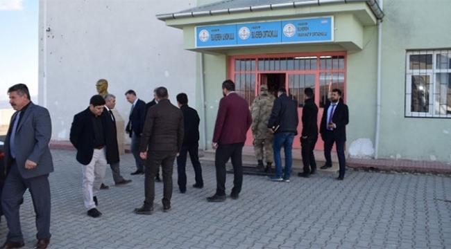 Okul müdürü silahlı saldırıya uğradı