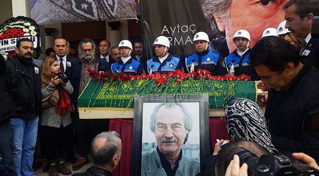 Usta oyuncu Adana’da son yolculuğuna uğurlandı