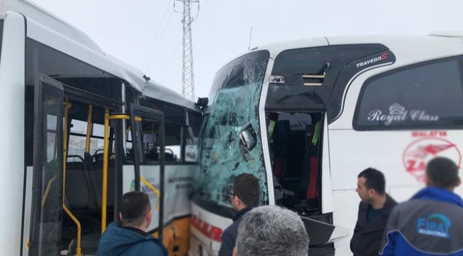 Yolcu otobüsü ile halk otobüsü çarpıştı