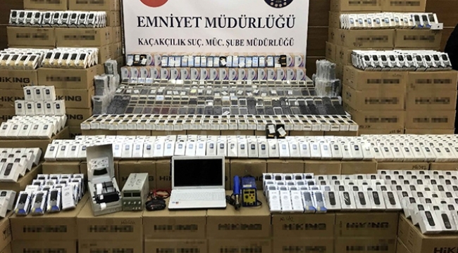 47 bin gümrük kaçağı cep telefonu ele geçirildi