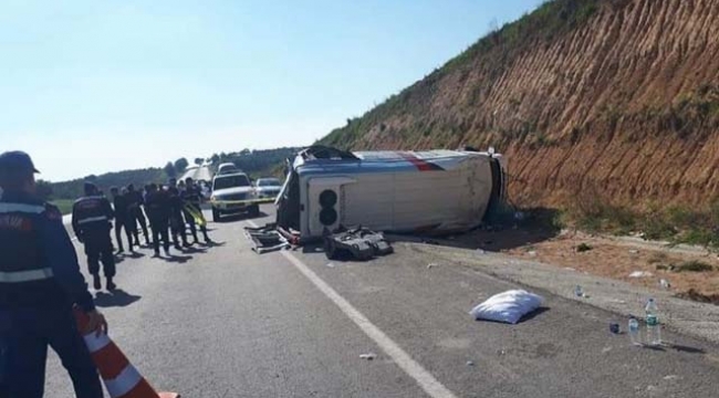 Son dakika: Adana'da seçim midibüsü devrildi