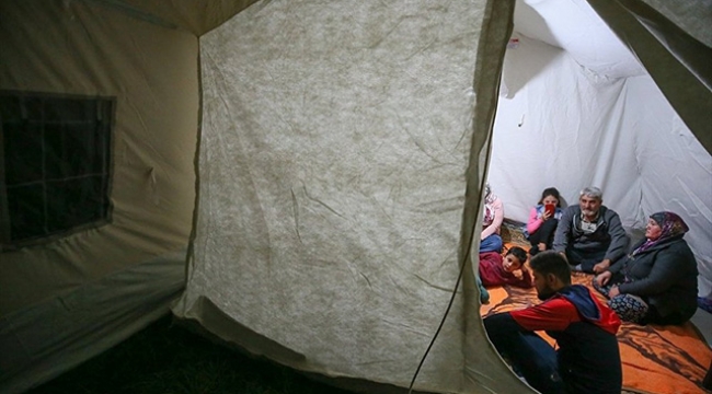 Artçı sarsıntılar devam ediyor: Okullar tatil edildi!