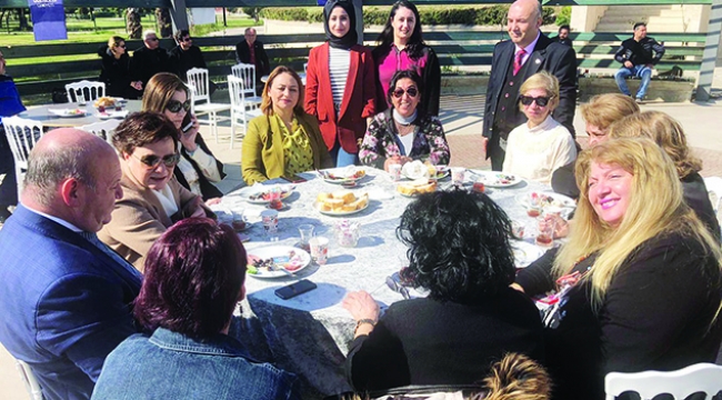 Bu kez erkekler hizmet etti
