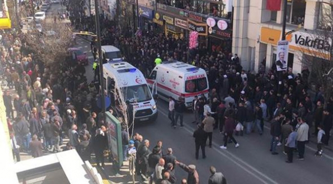 Cadde ortasında silah ve bıçaklı kavga: 6 yaralı