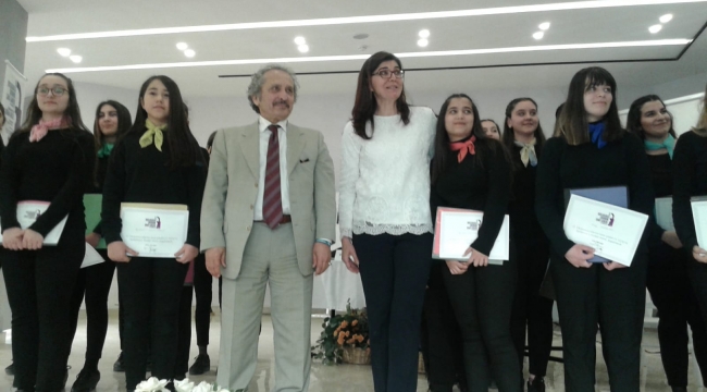 Fikret Sezgin şiirleriyle anıldı