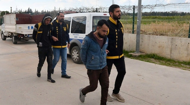 Kafasına silah dayayıp gasp yaptılar
