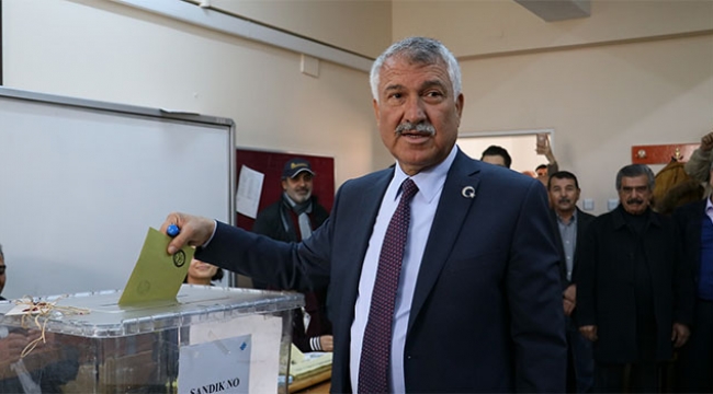 Karalar, oyunu kullandı