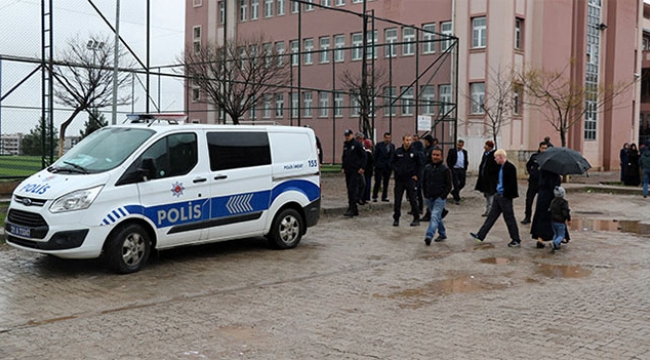 Muhtar adayları birbirine girdi