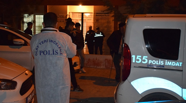 Muhtar ofisinde ölü bulundu
