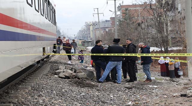 Raylarda müzik dinlerken, tren çarptı!