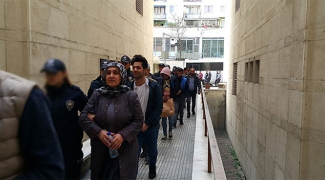 Terör örgütü sempatizanları adliyeye gülerek girdi