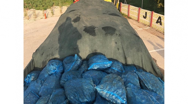 TIR'ın kasasında tam 24 ton kaçak...