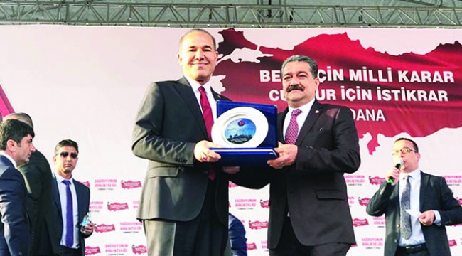 Yağmur'dan Sözlü'ye plaket