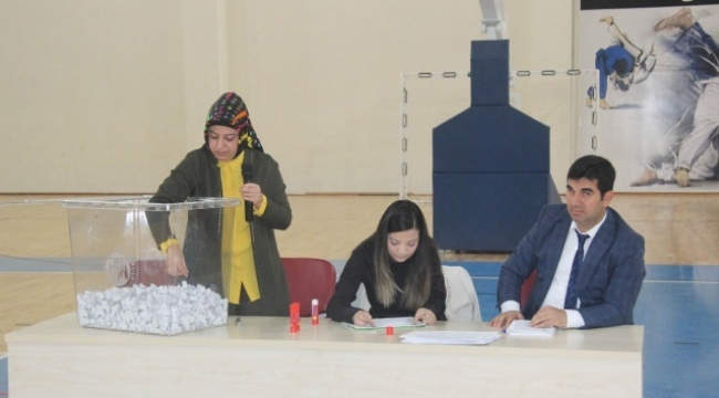 6 Aylık iş için kura nöbeti