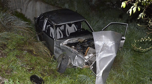 Adana’da araç şarampole uçtu: 1 ölü 3 yaralı