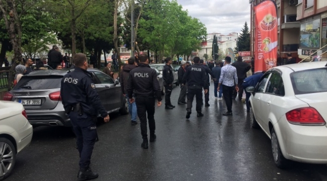 Boşanma aşamasındaki eşinin evini basarak kayınbiraderlerini bıçakladı