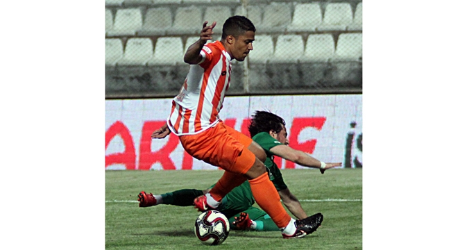 Denizlispor uzatmanın uzatmasında galip:3-4
