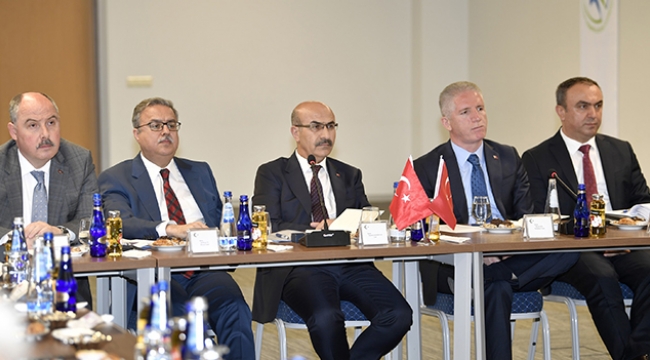 Düzensiz göç masaya yatırıldı
