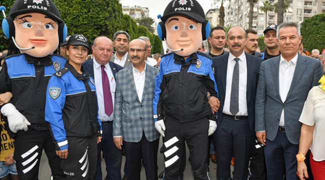 Esendemir: Türk Polisi her türlü övgünün üstündedir