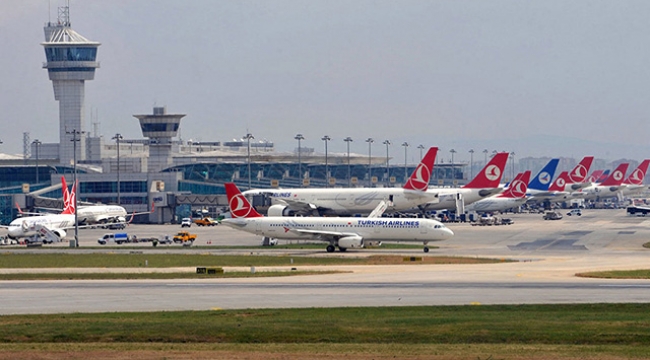 Havalimanında fotoğraf çekerken zincirleme kazaya sebep oldu