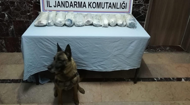 Kapı arasında 10 kilo uyuşturucu ele geçirildi