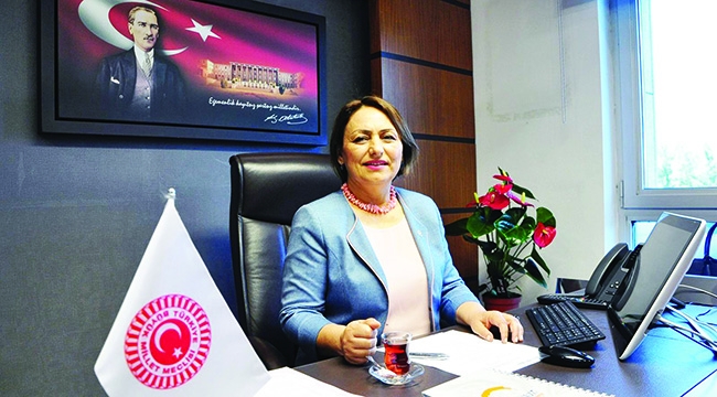 Müzeyyen Şevkin 1 Mayıs'ı kutladı