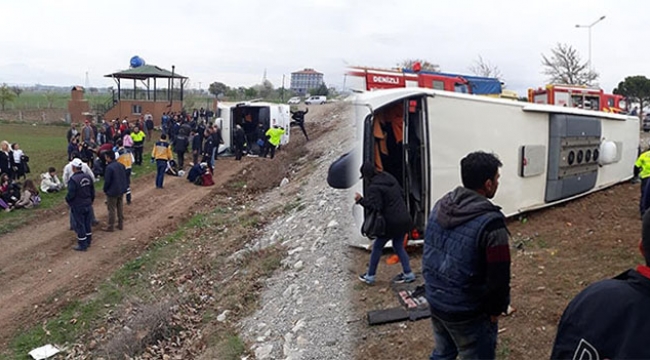 Öğrencileri taşıyan otobüs devrildi