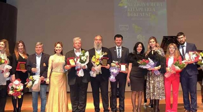 Onkoloji hastaları için konser verdiler