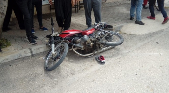 Otomobil ile çarpışan motosikletli yaralandı